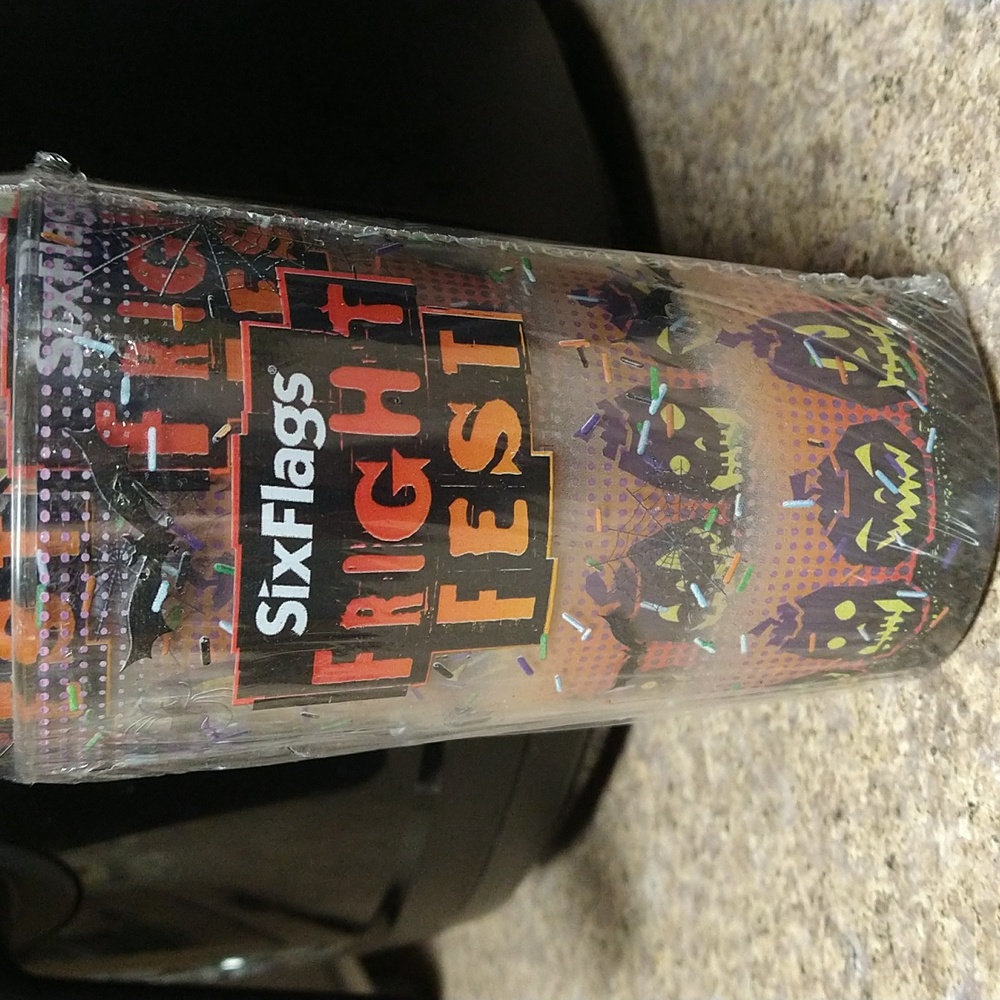 Six Flags Fright Fest Halloween 16 oz. Cup Set (6)